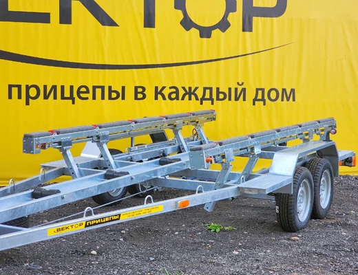 Двухосный прицеп для водной техники с тормозом ЛАВ 81017 с ложементом Двухосный прицеп для водной техники с тормозом ЛАВ 81017 с ложементом