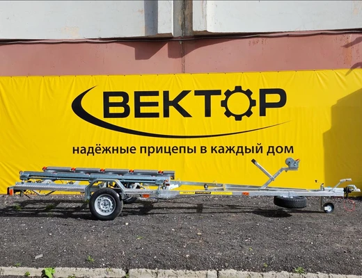 Одноосный прицеп для водной техники с тормозом ЛАВ 81016 с ложементом Одноосный прицеп для водной техники с тормозом ЛАВ 81016 с ложементом