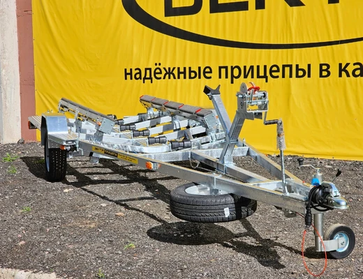 Одноосный прицеп для водной техники с тормозом ЛАВ 81016A с ложементом Одноосный прицеп для водной техники с тормозом ЛАВ 81016A с ложементом