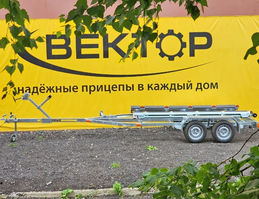 Двухосный прицеп для водной техники без тормоза ЛАВ 81014B с ложементом Двухосный прицеп для водной техники без тормоза ЛАВ 81014B с ложементом