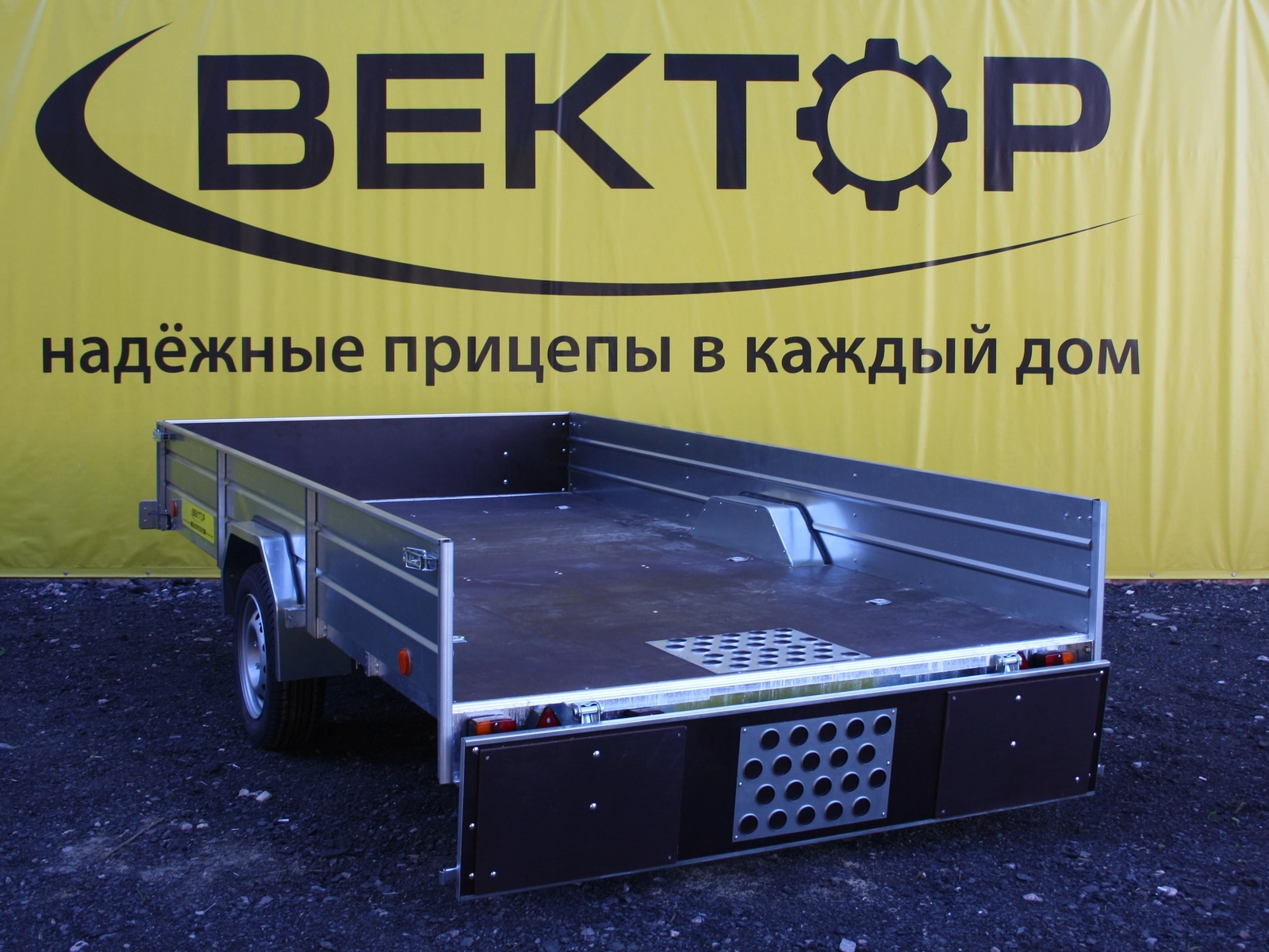 Бортовой одноосный прицеп без тормоза колея 1740 мм ЛАВ 81012C 4.0 Бортовой одноосный прицеп без тормоза колея 1740 мм ЛАВ 81012C 4.0